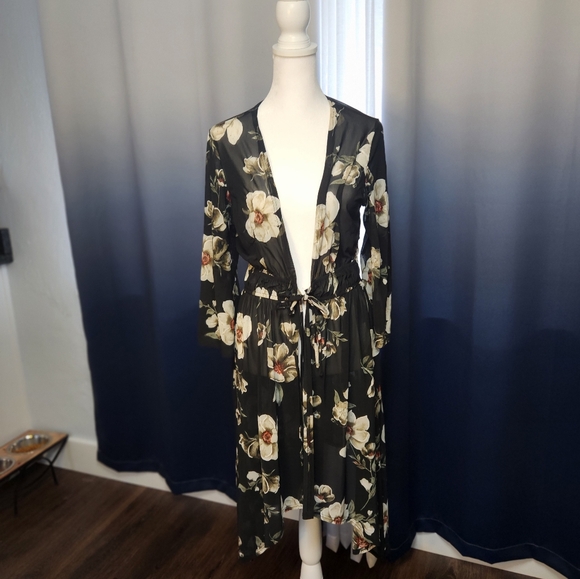 Rayon cover up/ dress - Picture 2 of 8